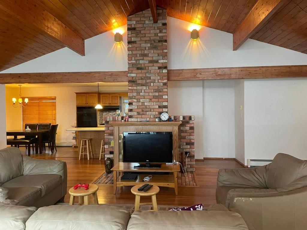 Metchosin Beach House ビクトリア エクステリア 写真