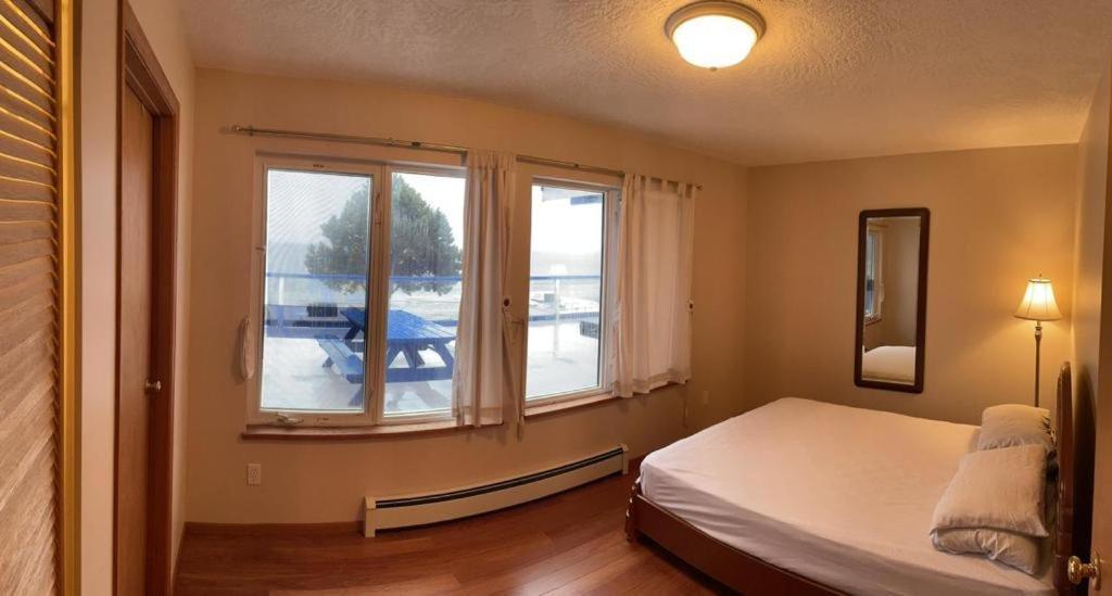 Metchosin Beach House ビクトリア エクステリア 写真