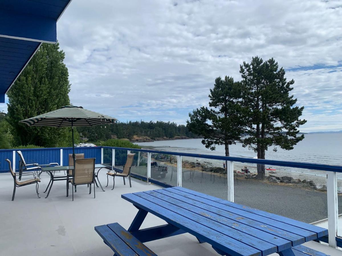 Metchosin Beach House ビクトリア エクステリア 写真